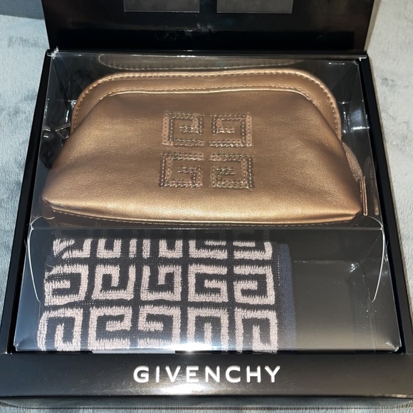 Givenchy cosmetics pouche and a wash towels comes in a set as a gift. Preloved - Picture 2 of 10